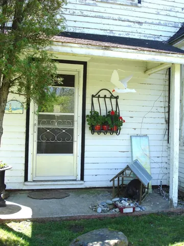 Original home photo: Front door of Jennifer's home (5804901207).jpg